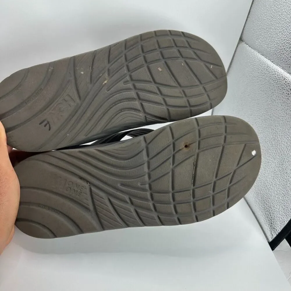 Hoka One One ORA Recovery Flip Flops Mens Size 13 Gray Cushioned